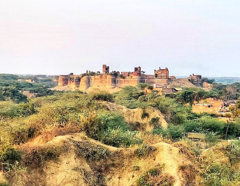 Bhareh Fort